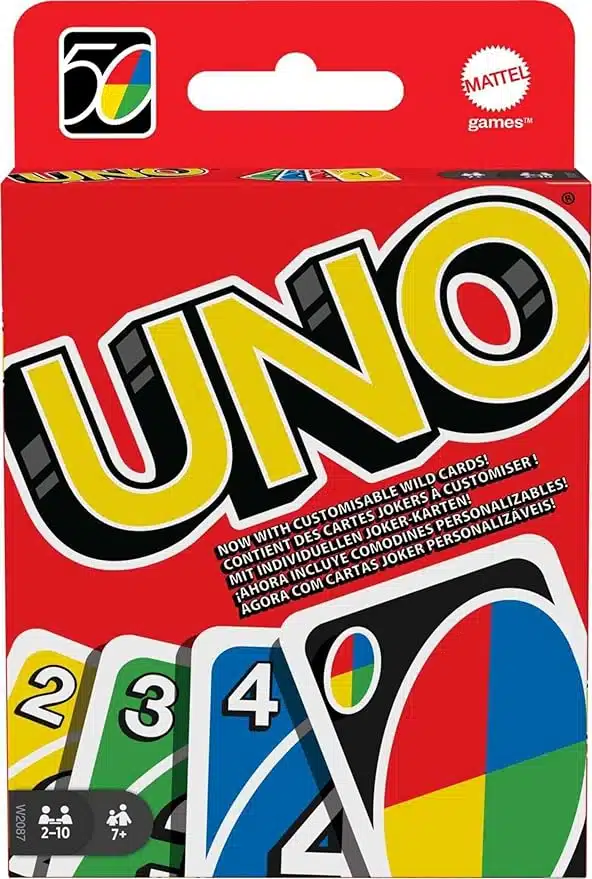 Mattel Games UNO, Classic Card Game for Kids and Adults for Family Game